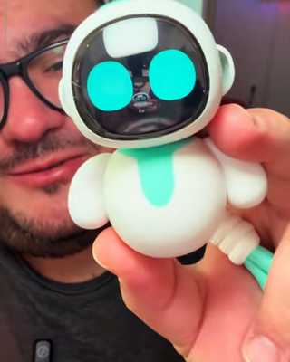 Eiliko AI Charm Robot